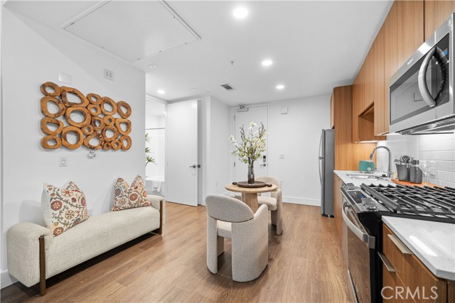 Detail Gallery Image 9 of 44 For 709 E Walnut St #318,  Pasadena,  CA 91101 - 0 Beds | 1 Baths