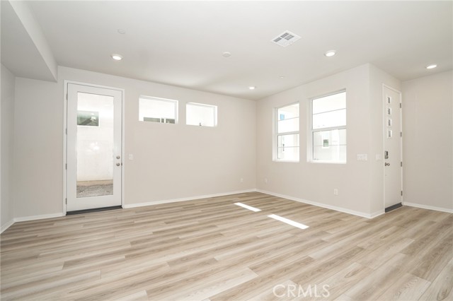 Detail Gallery Image 2 of 21 For 1132 Whirlwind Dr, Rancho Mission Viejo,  CA 92694 - 3 Beds | 2/1 Baths