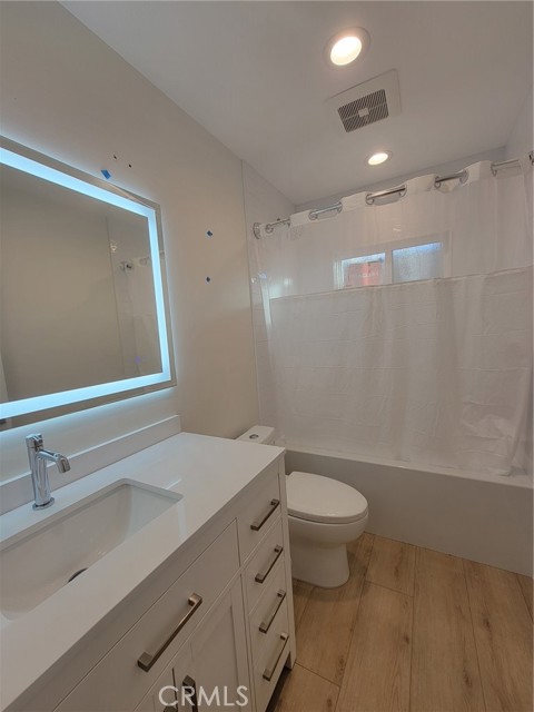 Detail Gallery Image 8 of 16 For 1922 257th St, Lomita,  CA 90717 - 2 Beds | 1 Baths