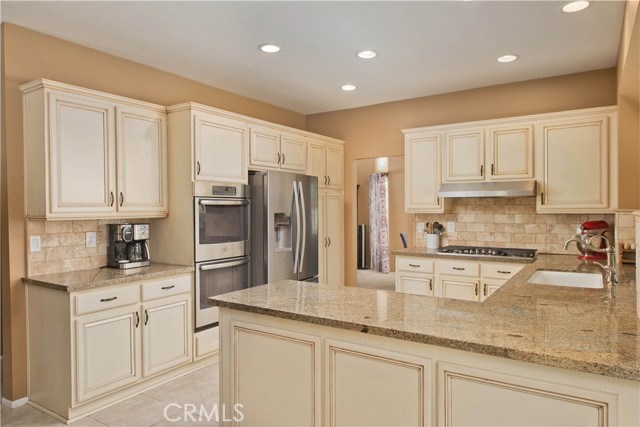 Detail Gallery Image 9 of 36 For 22447 Poplar St, Saugus,  CA 91390 - 4 Beds | 3 Baths