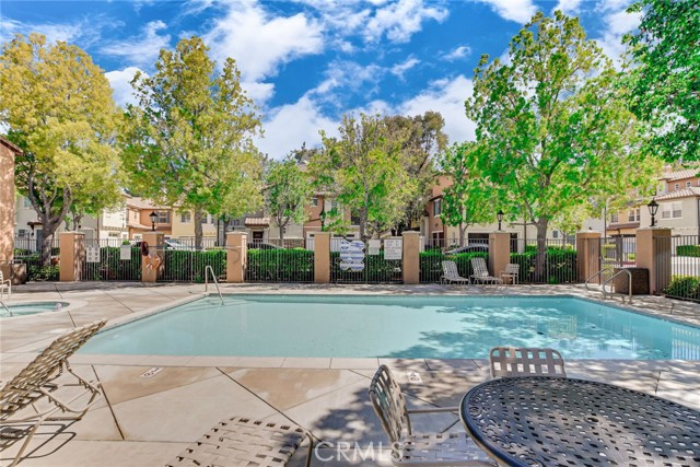 Detail Gallery Image 45 of 47 For 28210 Canterbury Ct, Valencia,  CA 91354 - 2 Beds | 2/1 Baths