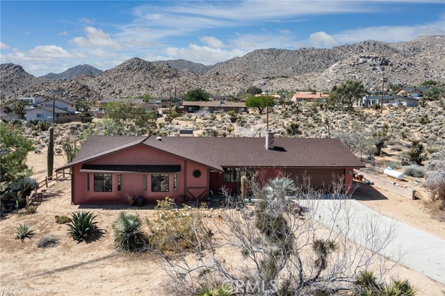 Detail Gallery Image 2 of 36 For 61261 Onaga Trl, Joshua Tree,  CA 92252 - 3 Beds | 2 Baths