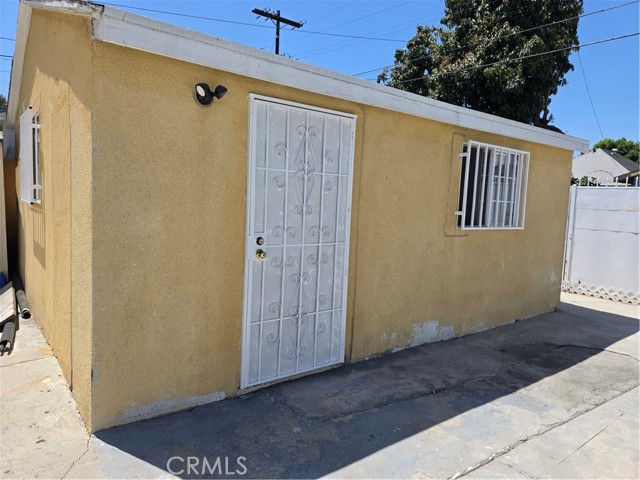 123 E Gage Avenue, Los Angeles CA: https://media.crmls.org/medias/9b63e79c-330b-40b7-92f2-cb8bd7e241c2.jpg