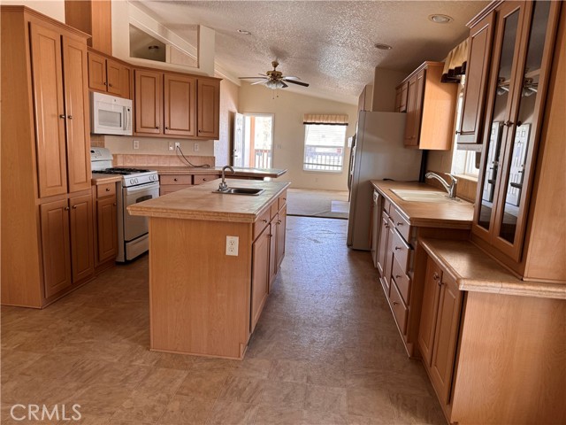 Detail Gallery Image 8 of 18 For 73435 Cabazon Peak Dr, Palm Desert,  CA 92260 - 3 Beds | 2 Baths