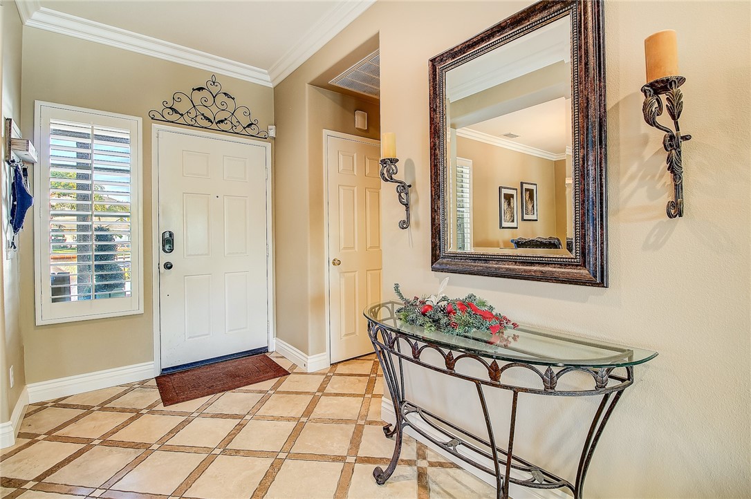 Detail Gallery Image 7 of 61 For 17509 Cedarwood Dr, Riverside,  CA 92503 - 4 Beds | 2/1 Baths