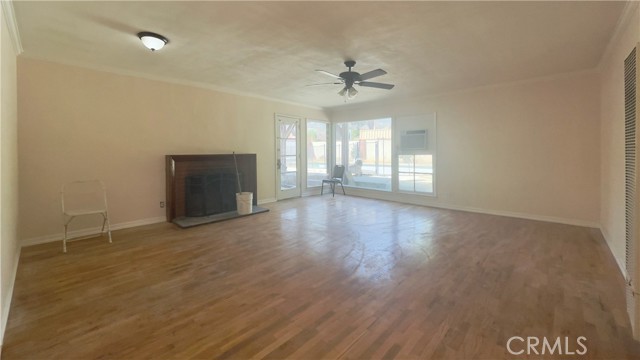 13394 Glenoaks Blvd photo 4