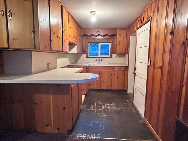 Detail Gallery Image 7 of 12 For 23412 Knapps Cutoff, Crestline,  CA 92325 - 3 Beds | 2/1 Baths