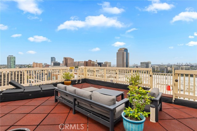 315 W 3rd Street, Long Beach CA: https://media.crmls.org/medias/9b65ef47-dec9-4e8b-9706-404ab4535958.jpg