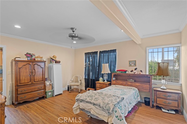 12210 S Spring, Los Angeles CA: https://media.crmls.org/medias/9b66eeed-744b-47cf-af7c-788a80df495e.jpg