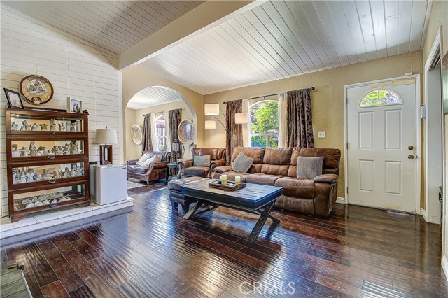 2993 Priscilla Street, Riverside CA: https://media.crmls.org/medias/9b67dfd8-258f-43cd-880b-d6804ee31fba.jpg