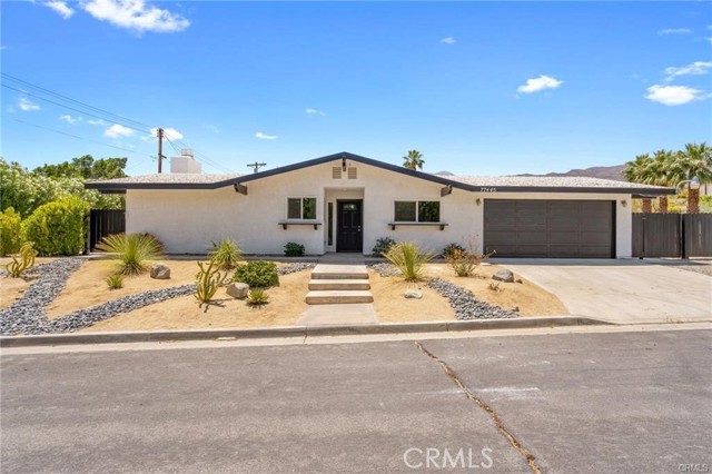 77445 Calle Potrero, La Quinta CA: https://media.crmls.org/medias/9b682fa0-6d2f-4eac-a946-c04d369d1a06.jpg