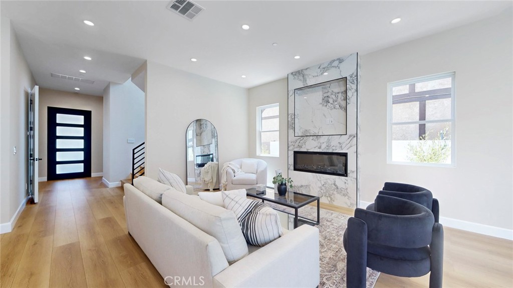 9B686E13 E23C 44Ba B027 Aaa92961C1C5 421 N Catalina Street, Burbank, Ca 91505 &Lt;Span Style='BackgroundColor:transparent;Padding:0Px;'&Gt; &Lt;Small&Gt; &Lt;I&Gt; &Lt;/I&Gt; &Lt;/Small&Gt;&Lt;/Span&Gt;