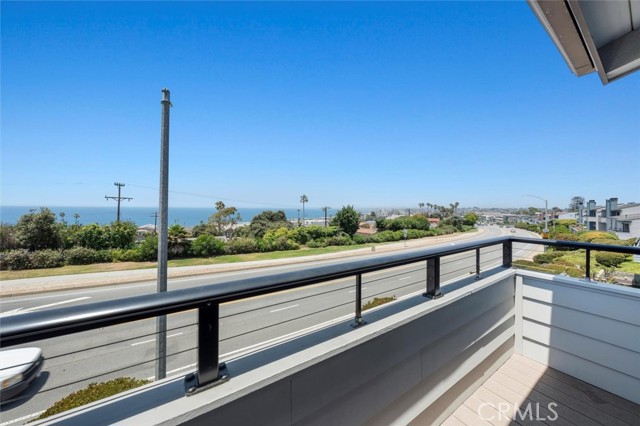 Detail Gallery Image 35 of 36 For 446 Palos Verdes Bld, Redondo Beach,  CA 90277 - 3 Beds | 3 Baths