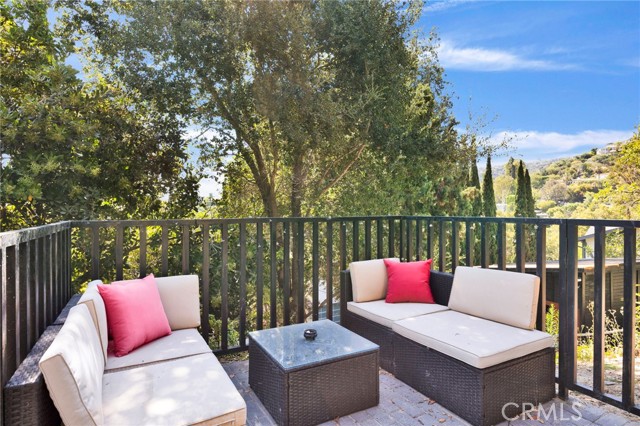 Detail Gallery Image 22 of 44 For 4009 Weslin Ave, Sherman Oaks,  CA 91423 - 3 Beds | 3 Baths