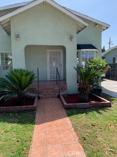 6818 Cedar St, Huntington Park CA: https://media.crmls.org/medias/9b6a0b52-5785-4cc7-a417-727718821df5.jpg