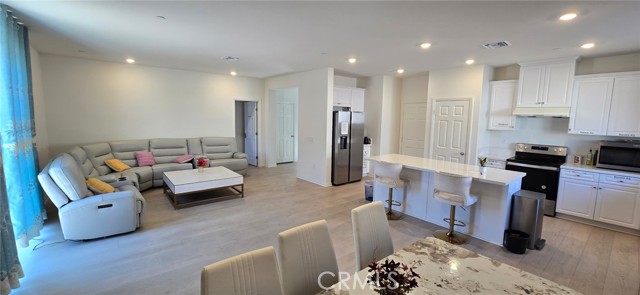 19427 Seeding Palace Circle, Riverside CA: https://media.crmls.org/medias/9b6a0c8b-eb56-43f9-a826-3c0628a5e25e.jpg