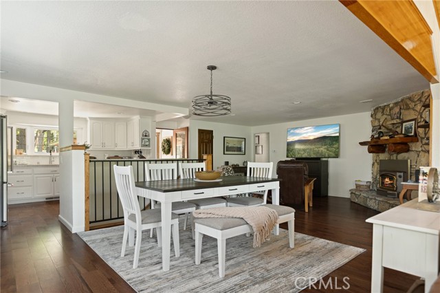 221 Darfo Drive, Crestline CA: https://media.crmls.org/medias/9b6a69a6-a243-448d-bfbe-3ce0176af3c6.jpg