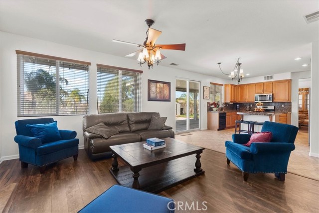 Detail Gallery Image 12 of 45 For 31183 Bell Mountain, Menifee,  CA 92584 - 4 Beds | 3 Baths