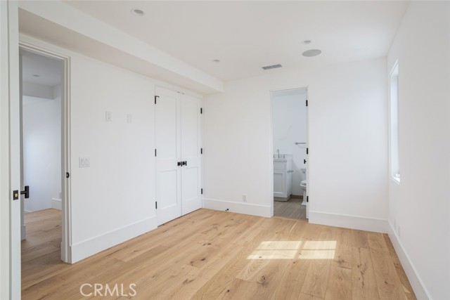 Detail Gallery Image 19 of 65 For 400 40th Street, Newport Beach,  CA 92663 - 7 Beds | 6/2 Baths