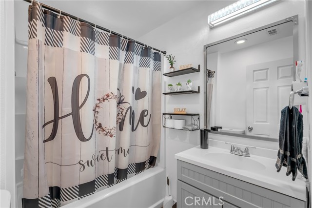 226 W Maitland Street, Ontario CA: https://media.crmls.org/medias/9b6b79d6-4e15-4595-93f6-6aa0369a12fa.jpg