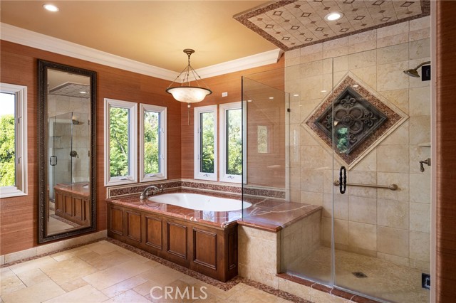 Detail Gallery Image 24 of 35 For 25281 Derbyhill Dr, Laguna Hills,  CA 92653 - 5 Beds | 4/1 Baths
