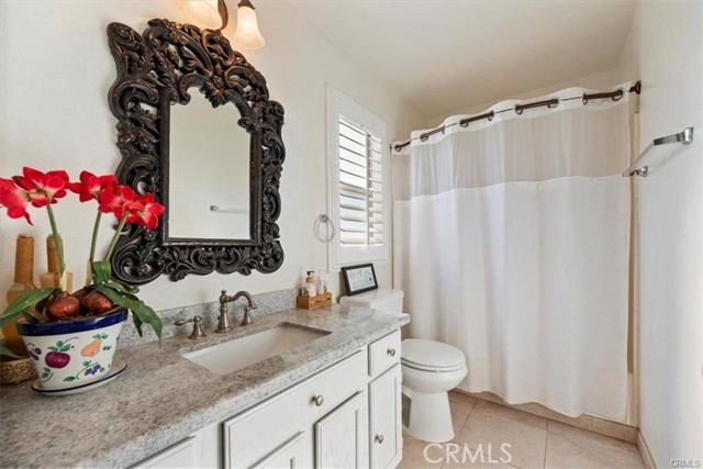 16444 Trelaney Road, Fontana CA: https://media.crmls.org/medias/9b6bfd65-fd86-4863-b5d1-d566f7edf190.jpg