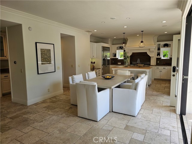 411 Snug Harbor Road, Newport Beach CA: https://media.crmls.org/medias/9b6c8ee0-60d6-44fd-8661-143ead85d7f6.jpg