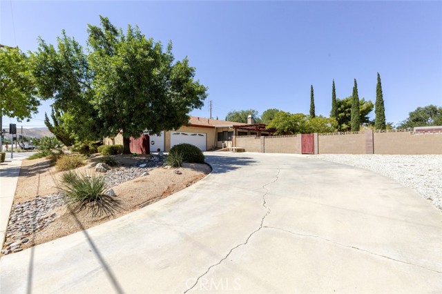 4507 W Avenue N, Lancaster CA: https://media.crmls.org/medias/9b6d2d45-667d-4724-91c3-99ce44b86ab0.jpg