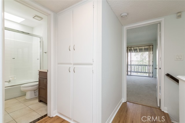 5711 Owensmouth Avenue, Woodland Hills CA: https://media.crmls.org/medias/9b6d93c2-c909-46b0-a0af-8bd4082b0dfd.jpg