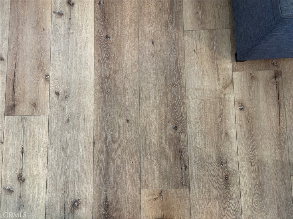 https://media.crmls.org/medias/9b6df45d-ae78-4bd7-95e9-55459e21bca4.jpg?preset=X-Large