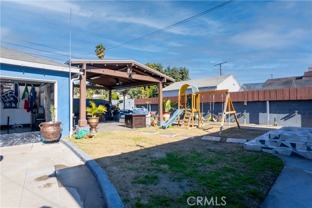 2561 E Washington Street, Carson CA: https://media.crmls.org/medias/9b6ed424-c577-49ac-a74d-1a98d6257308.jpg