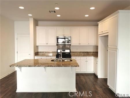 Detail Gallery Image 4 of 24 For 3055 E via Fiano, Ontario,  CA 91764 - 3 Beds | 3 Baths