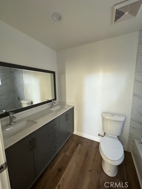 Detail Gallery Image 13 of 30 For 5507 S Manhattan Place, Los Angeles,  CA 90062 - 12 Beds | 8 Baths