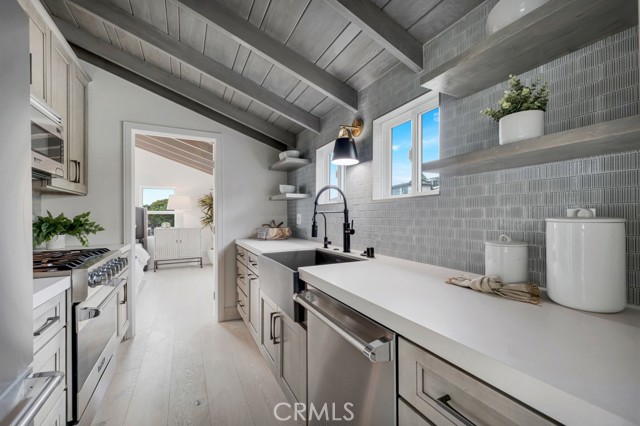 10 Camel Point, Laguna Beach CA: https://media.crmls.org/medias/9b7065e2-e021-4b1a-a92a-907647258e08.jpg