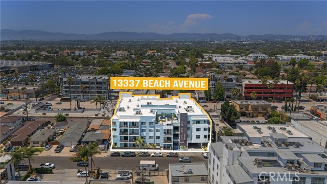 Detail Gallery Image 3 of 34 For 13337 Beach Ave #111,  Marina Del Rey,  CA 90292 - 3 Beds | 2 Baths