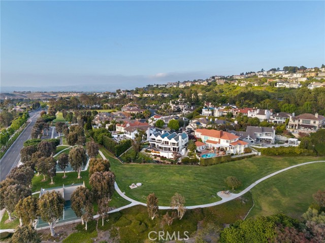 Detail Gallery Image 37 of 41 For 5 Hillsborough, Newport Beach,  CA 92660 - 4 Beds | 4/1 Baths