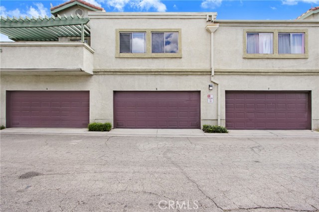 8353 Sunset Trail Place, Rancho Cucamonga CA: https://media.crmls.org/medias/9b710c15-d289-4f06-8dd9-8bfd87bbc179.jpg