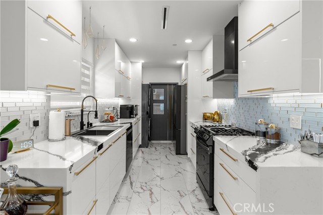 3419 Montrose Avenue, La Crescenta CA: https://media.crmls.org/medias/9b713450-9767-4479-bd84-49f21bf7118f.jpg