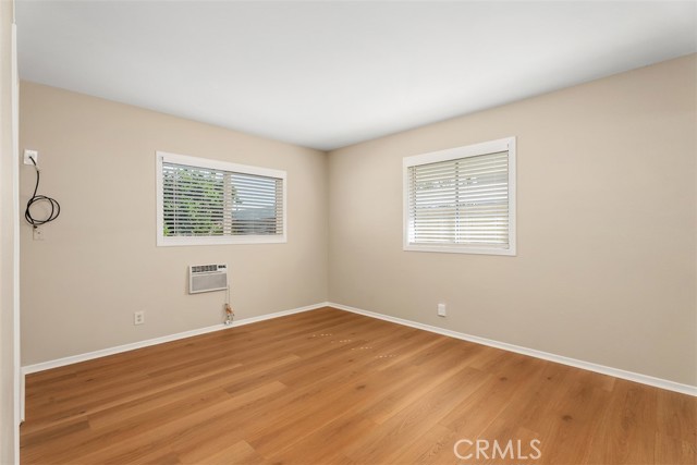 Image 14 of 39 For 8792 Grindlay