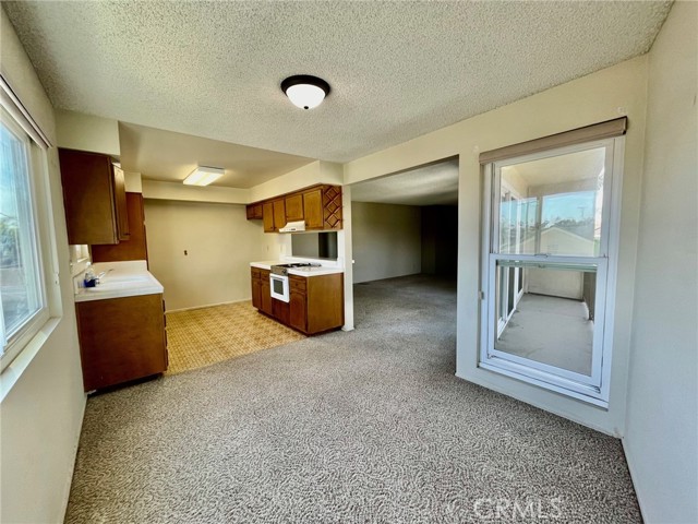 Detail Gallery Image 11 of 22 For 5301 E the Toledo #201,  Long Beach,  CA 90803 - 2 Beds | 2 Baths