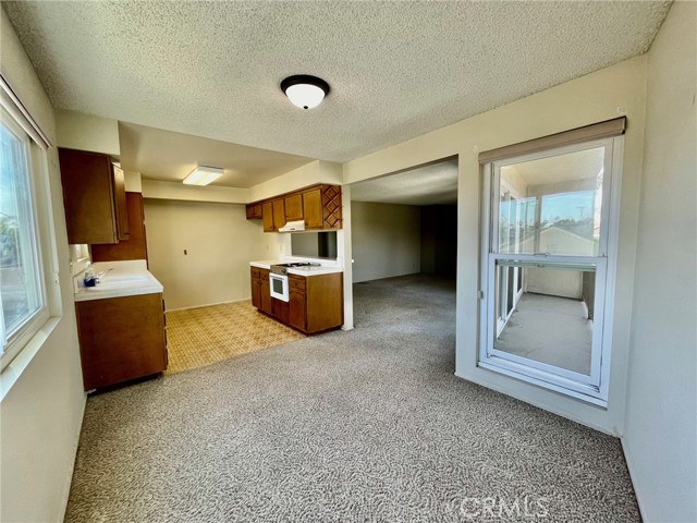 Detail Gallery Image 11 of 22 For 5301 E the Toledo #201,  Long Beach,  CA 90803 - 2 Beds | 2 Baths