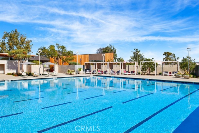 Detail Gallery Image 17 of 18 For 136 Creation, Irvine,  CA 92618 - 5 Beds | 5 Baths