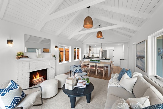 Detail Gallery Image 3 of 19 For 503 Brooks St, Laguna Beach,  CA 92651 - 3 Beds | 2 Baths