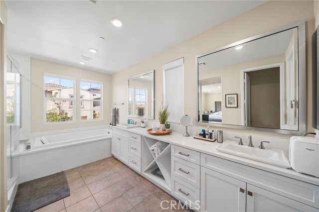 Detail Gallery Image 12 of 27 For 81 Pelican Ln, Irvine,  CA 92618 - 4 Beds | 4/1 Baths