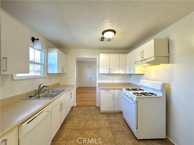 Detail Gallery Image 12 of 27 For 1042 California St, Calimesa,  CA 92320 - 2 Beds | 1 Baths