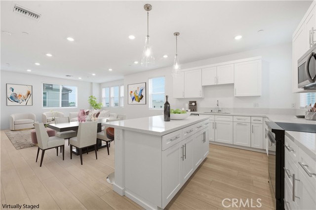 Detail Gallery Image 14 of 53 For 9365 via Azul, Pico Rivera,  CA 90660 - 3 Beds | 3 Baths