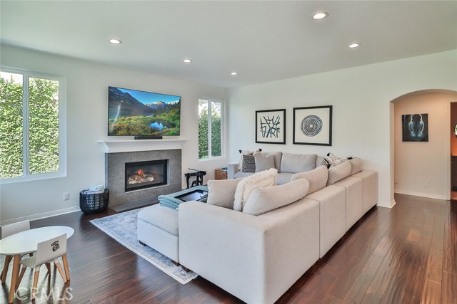 2505 Peachwood Place, Westlake Village CA: https://media.crmls.org/medias/9b748907-cb70-4672-b0e7-5a80c5de8369.jpg
