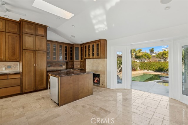 Detail Gallery Image 18 of 33 For 1401 Seacrest Dr, Corona Del Mar,  CA 92625 - 4 Beds | 3 Baths