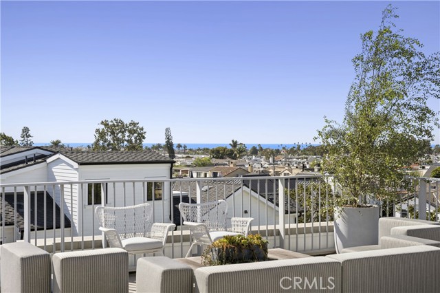 Detail Gallery Image 33 of 37 For 706 Poinsettia, Corona Del Mar,  CA 92625 - 5 Beds | 3/1 Baths