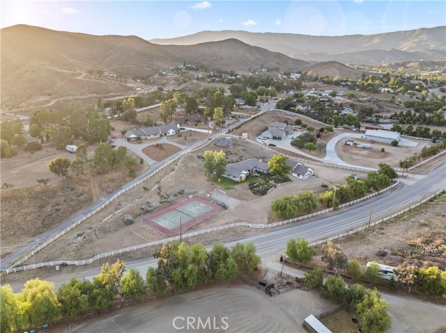 34037 Agua Dulce Canyon Road, Agua Dulce CA: https://media.crmls.org/medias/9b77471c-b8c4-4fb3-bc54-2cb05ea92dbd.jpg